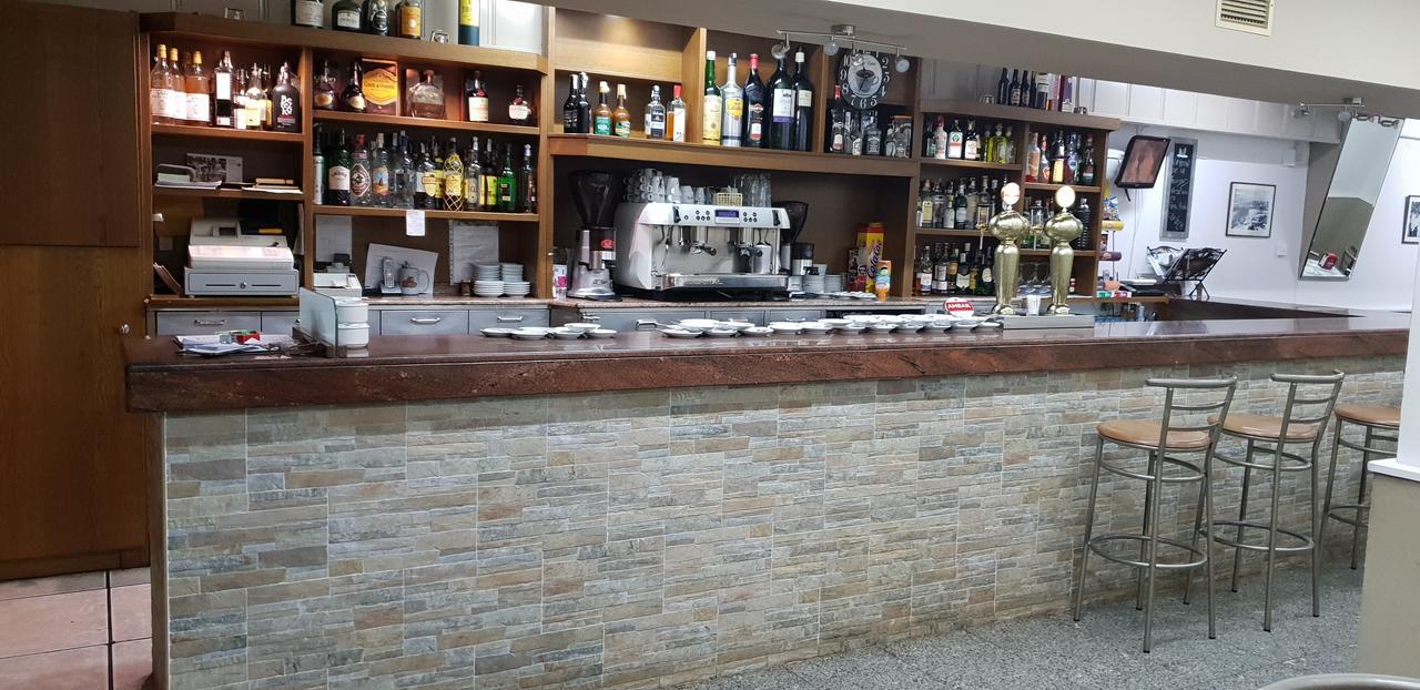 Hostal El Busto Teruel Exterior photo