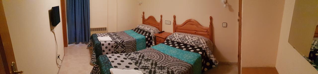Hostal El Busto Teruel Exterior photo